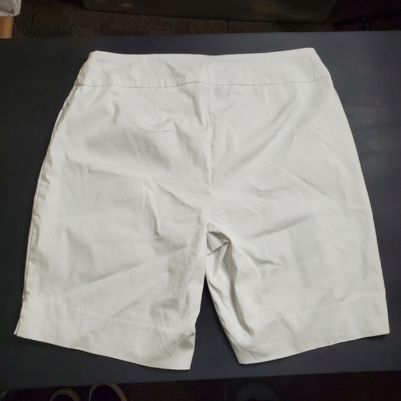 INC Pants Women's 12 Regular Mid Rise Pull On Bermuda White Shorts - Picture 9 of 9